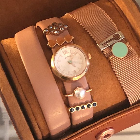 Cute Fossil Charm Watch - Picture 1 of 1